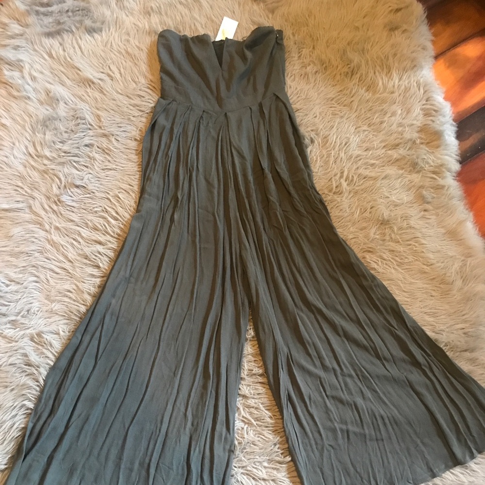 Fiore Boutique Strapless Gray Jumpsuit.